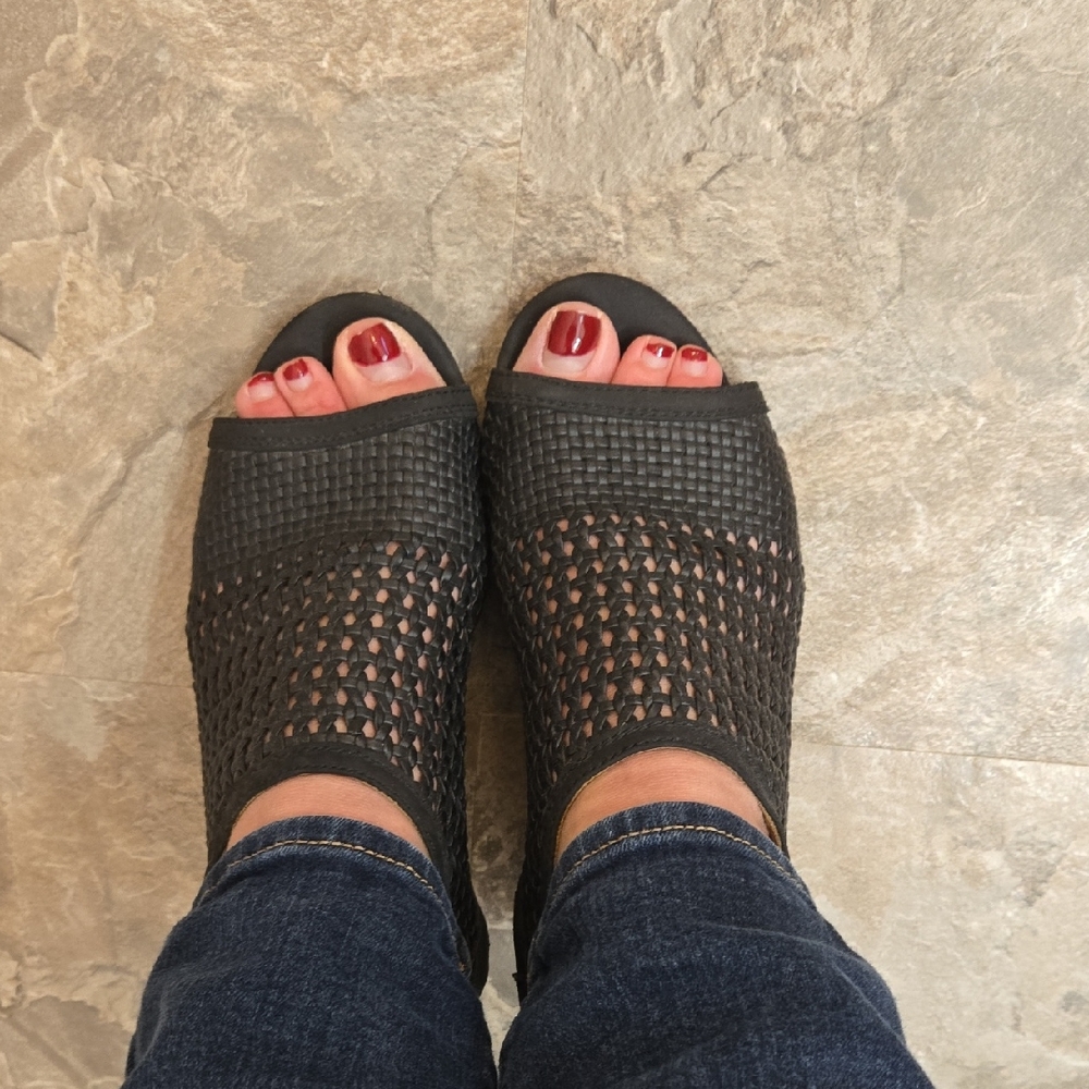 Black Woven Open-Toe Women's Shoes